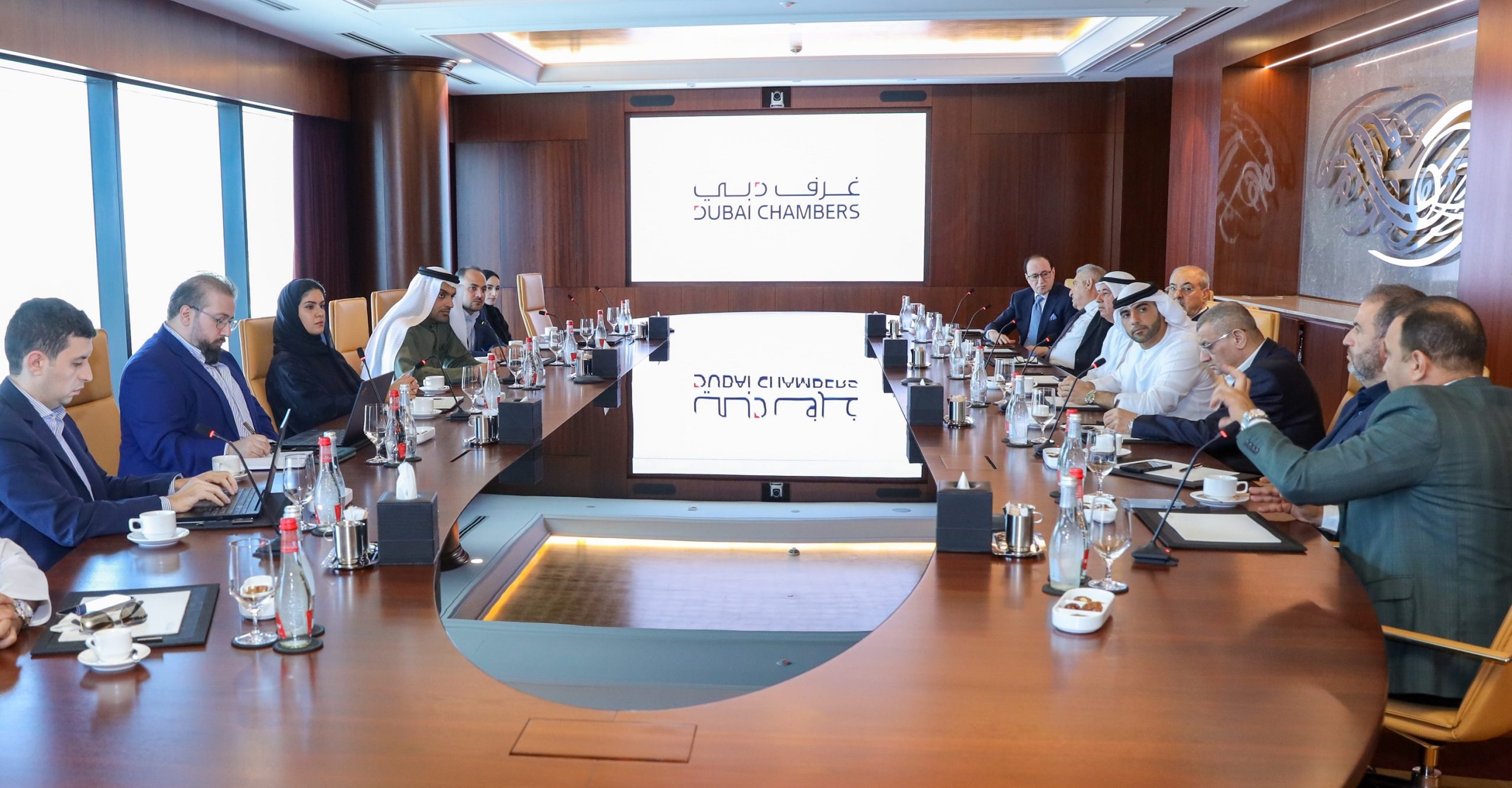 غرفة تجارة دبي تناقش فرص نمو تجارة الخضار والفواكه
